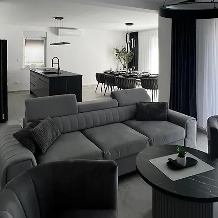 בית נופש Lovely In *