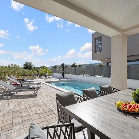 Traumhaftes Haus In Ferienhaus Vodice