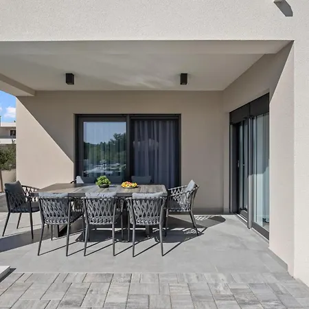 Traumhaftes Haus In Ferienhaus Vodice