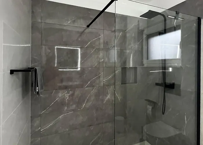 Lovely In וודיצה